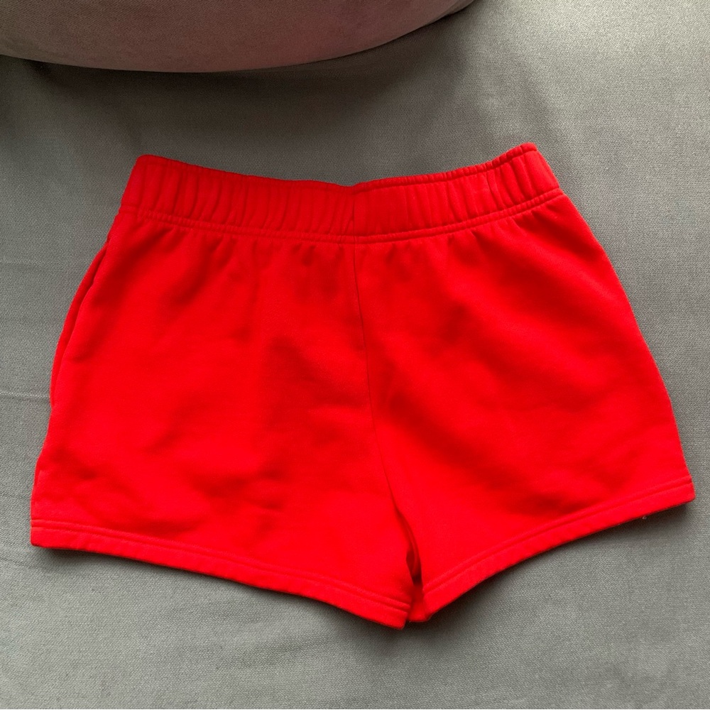 Alo Yoga Accolade Short Bright Red XS - Picture 9 of 9